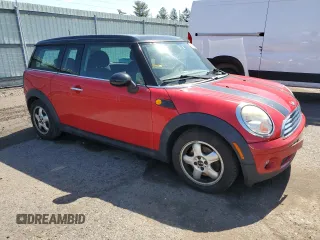 2010 MINI Clubman z VIN WMWML3C52ATX51812, wystawiony jako Copart lot #51457635 z przebiegiem 84 719 mil mil oraz Szkoda całkowita • Salvage title. Historia ofert i sprzedaży dostępna na DreamBid. Obrazek 4.
