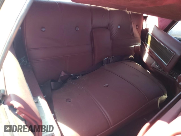 1972 Cadillac Eldorado z VIN 6D47R2Q198947, wystawiony jako Copart lot #67572714 z przebiegiem 63 965 mil mil oraz Nie do naprawy • Non repairable. Historia ofert i sprzedaży dostępna na DreamBid. Obrazek 10.