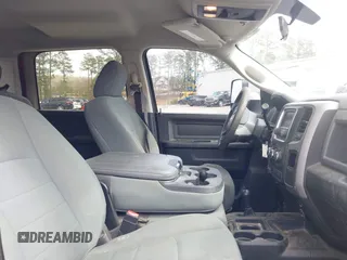 2017 Ram 2500 Tradesman z VIN 3C6UR5CJ0HG693742, wystawiony jako IAAI lot #41802810 z przebiegiem 112 288 mil mil oraz . Historia ofert i sprzedaży dostępna na DreamBid. Obrazek 5.