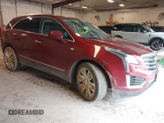 2018 Cadillac XT5 Premium Luxury AWD z VIN 1GYKNFRS6JZ114464, wystawiony jako IAAI lot #42320302 z przebiegiem 61 231 mil mil oraz . Historia ofert i sprzedaży dostępna na DreamBid. Obrazek 1.
