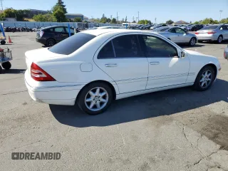 2004 Mercedes-Benz C 240 with VIN WDBRF61J84A607911, listed as a Copart auction lot 59142465 with 180,572 mi miles and Salvage title. Bid and sale history available at DreamBid. Image 3.
