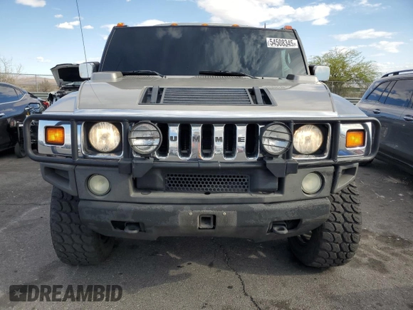 2005 Hummer H2 SUV z VIN 5GRGN23U65H106597, wystawiony jako Copart lot #54508345 z przebiegiem Nie podano mil oraz Szkoda całkowita • Salvage title. Historia ofert i sprzedaży dostępna na DreamBid. Obrazek 5.