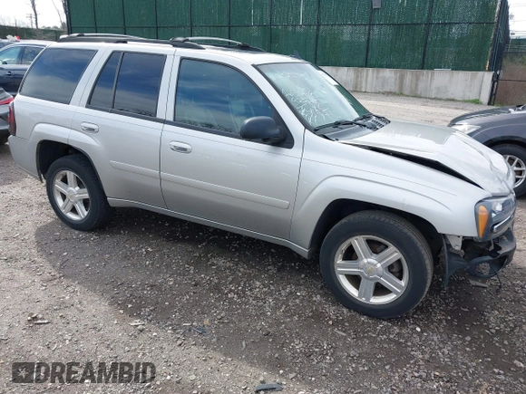 2007 Chevrolet TrailBlazer LS with VIN 1GNDT13S072146593, listed as a IAAI auction lot 42027052 with 163,921 mi miles. Bid and sale history available at carsss.com. Image 1.