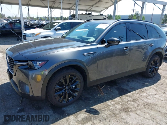 2025 Mazda CX-90 Premium Sport z VIN JM3KKCHAXS1206996, wystawiony jako IAAI lot #42086590 z przebiegiem 4 294 mil mil oraz . Historia ofert i sprzedaży dostępna na DreamBid. Obrazek 17.