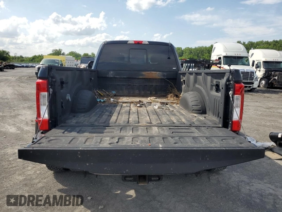 2017 Ford F-350 Lariat с VIN 1FT8W3DT6HEC00984, выставлен на аукционе Copart как лот 58921005 с пробегом 147 625 миль миль и Списание • Salvage title. История ставок и продаж доступна на DreamBid. Изображение 10.