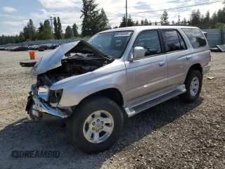 2002 Toyota 4Runner SR5 z VIN JT3GN86R920221866, wystawiony jako Copart lot #61268495 z przebiegiem 198 651 mil mil oraz Szkoda całkowita • Salvage title. Historia ofert i sprzedaży dostępna na DreamBid. Obrazek 1.