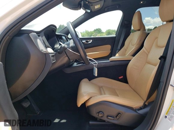2021 Volvo XC60 Inscription with VIN YV4102RL3M1856578, listed as a Copart auction lot 60994225 with 45,748 mi miles and Salvage title. Bid and sale history available at DreamBid. Image 7.
