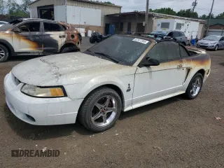 1999 Ford Mustang SVT Cobra z VIN 1FAFP46V6XF185040, wystawiony jako Copart lot #62527205 z przebiegiem Nie podano mil oraz Szkoda całkowita • Salvage title. Historia ofert i sprzedaży dostępna na DreamBid. Obrazek 1.