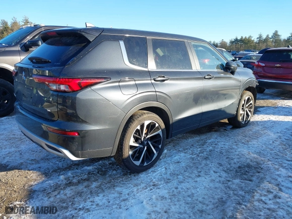 2024 Mitsubishi Outlander SE with VIN JA4J4VA82RZ056194, listed as a IAAI auction lot 41408423 with 2,138 mi miles. Bid and sale history available at carsss.com. Image 4.