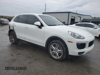 2016 Porsche Cayenne with VIN WP1AA2A28GKA10883, listed as a Copart auction lot 46428285 with 113,976 mi miles and Salvage Title. Bid and sale history available at carsss.com. Image 4.