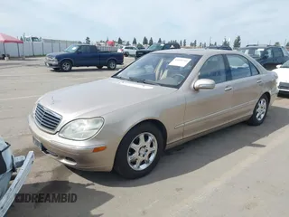 2002 Mercedes-Benz S-Class 4.3L with VIN WDBNG70J82A225944, listed as a IAAI auction lot 41669752 with 133,143 mi miles. Bid and sale history available at carsss.com. Image 2.