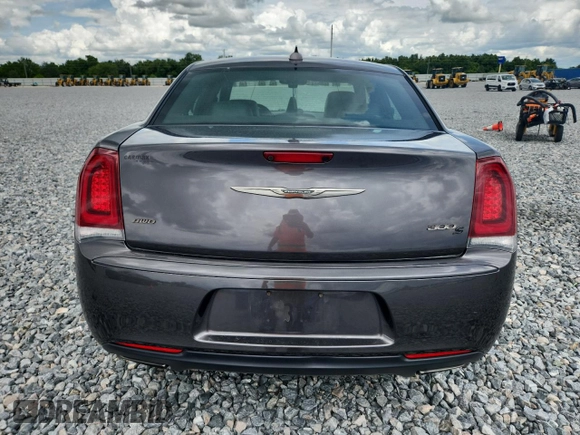 2016 Chrysler 300 S Alloy Edition z VIN 2C3CCAGG6GH270700, wystawiony jako Copart lot #59491285 z przebiegiem 110 438 mil mil oraz Szkoda całkowita • Salvage title. Historia ofert i sprzedaży dostępna na DreamBid. Obrazek 6.