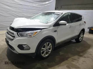 2019 Ford Escape SE z VIN 1FMCU9GD8KUA86552, wystawiony jako Copart lot #50487795 z przebiegiem 97 727 mil mil oraz Szkody całkowita. Historia ofert i sprzedaży dostępna na DreamBid. Obrazek 1.