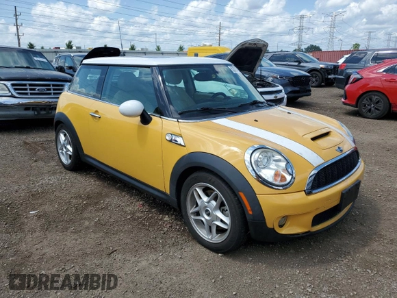2009 MINI Hardtop S with VIN WMWMF73569TW82519, listed as a Copart auction lot 62872425 with 101,656 mi miles and Clean title. Bid and sale history available at DreamBid. Image 4.