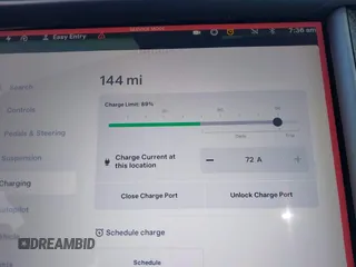 2018 Tesla Model S 75D z VIN 5YJSA1E22JF291433, wystawiony jako IAAI lot #42316194 z przebiegiem 59 143 mil mil oraz . Historia ofert i sprzedaży dostępna na DreamBid. Obrazek 17.