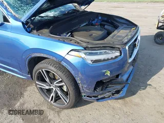 2019 Volvo XC90 R-Design z VIN YV4A22PM5K1429793, wystawiony jako IAAI lot #42284500 z przebiegiem 62 028 mil mil oraz . Historia ofert i sprzedaży dostępna na DreamBid. Obrazek 6.