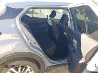 2021 Nissan Kicks SV with VIN 3N1CP5CV5ML508201, listed as a IAAI auction lot 41724301 with 37,522 mi miles. Bid and sale history available at carsss.com. Image 8.