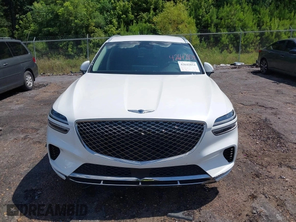 2025 Genesis GV70 2.5T with VIN KMUMADTB8SU213077, listed as a IAAI auction lot 42642854 with 13,762 mi miles and . Bid and sale history available at DreamBid. Image 11.