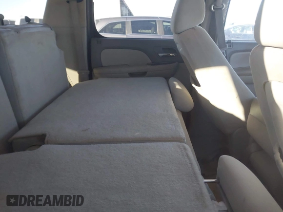 2007 Chevrolet Suburban LT with VIN 3GNFC16J07G102869, listed as a IAAI auction lot 41428031 with Not provided miles and . Bid and sale history available at DreamBid. Image 8.