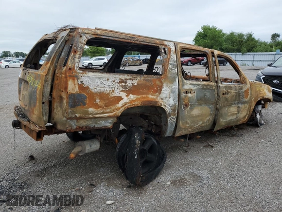 2008 Chevrolet Suburban LTZ with VIN 3GNFK16398G112287, listed as a Copart auction lot 68000144 with 0 mi miles and Non Repairable. Bid and sale history available at carsss.com. Image 3.