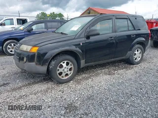 2003 Saturn VUE z VIN 5GZCZ63B63S909726, wystawiony jako IAAI lot #42346723 z przebiegiem 194 131 mil mil oraz . Historia ofert i sprzedaży dostępna na DreamBid. Obrazek 2.