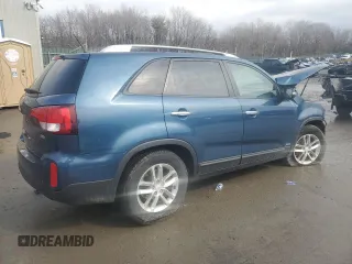 2014 Kia Sorento LX with VIN 5XYKTCA6XEG435159, listed as a Copart auction lot 46936445 with 0 mi miles and Salvage Title. Bid and sale history available at carsss.com. Image 3.