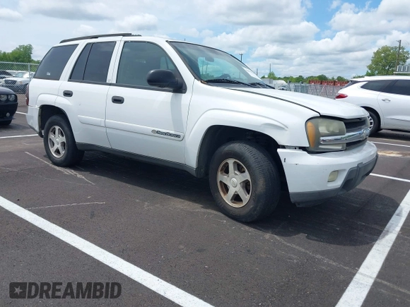 2003 Chevrolet TrailBlazer LS with VIN 1GNDS13S332326020, listed as a IAAI auction lot 42075836 with 221,748 mi miles. Bid and sale history available at carsss.com. Image 1.