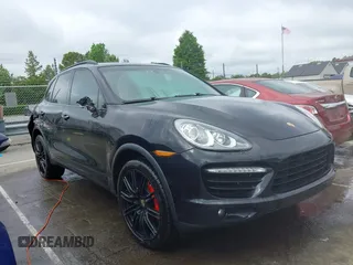 2011 Porsche Cayenne Turbo z VIN WP1AC2A23BLA84905, wystawiony jako IAAI lot #42295176 z przebiegiem 171 027 mil mil oraz . Historia ofert i sprzedaży dostępna na DreamBid. Obrazek 13.