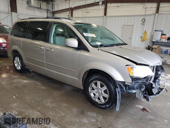 2008 Chrysler Town & Country Touring with VIN 2A8HR54P58R815950, listed as a Copart auction lot 55951155 with 211,046 mi miles and Non Repairable. Bid and sale history available at DreamBid. Image 4.