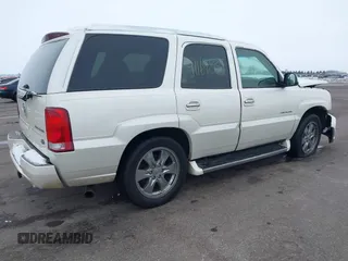 2006 Cadillac Escalade z VIN 1GYEK63N36R149382, wystawiony jako IAAI lot #41164835 z przebiegiem Nie podano mil oraz . Historia ofert i sprzedaży dostępna na DreamBid. Obrazek 4.