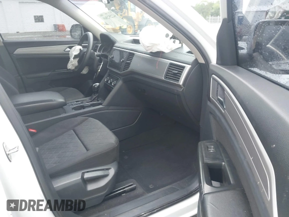 2018 Volkswagen Atlas Launch Edition with VIN 1V2BR2CA2JC512016, listed as a IAAI auction lot 42252569 with 130,628 mi miles and . Bid and sale history available at DreamBid. Image 5.