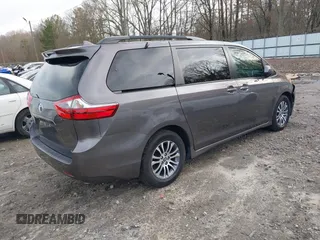 2020 Toyota Sienna XLE Auto Access Seat with VIN 5TDYZ3DCXLS074767, listed as a IAAI auction lot 41584795 with 73,568 mi miles. Bid and sale history available at carsss.com. Image 4.