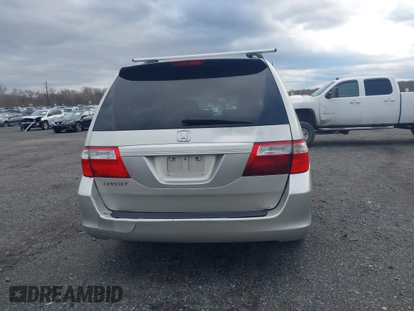 2006 Honda Odyssey LX with VIN 5FNRL38216B105808, listed as a IAAI auction lot 41737585 with 193,915 mi miles. Bid and sale history available at carsss.com. Image 16.