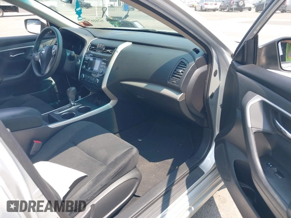 2015 Nissan Altima 2.5 z VIN 1N4AL3AP5FN376199, wystawiony jako IAAI lot #42416775 z przebiegiem 88 202 mil mil oraz . Historia ofert i sprzedaży dostępna na DreamBid. Obrazek 5.
