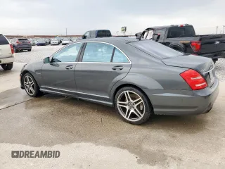 2012 Mercedes-Benz S 63 AMG z VIN WDDNG7EB1CA435991, wystawiony jako Copart lot #57146435 z przebiegiem 117 647 mil mil oraz Szkoda całkowita • Salvage title. Historia ofert i sprzedaży dostępna na DreamBid. Obrazek 2.