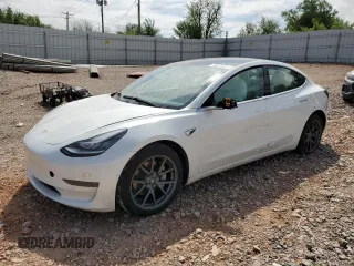 2020 Tesla Model 3 Standard Range Plus z VIN 5YJ3E1EA6LF785944, wystawiony jako Copart lot #53220345 z przebiegiem Nie podano mil oraz Szkoda całkowita • Salvage title. Historia ofert i sprzedaży dostępna na DreamBid. Obrazek 1.