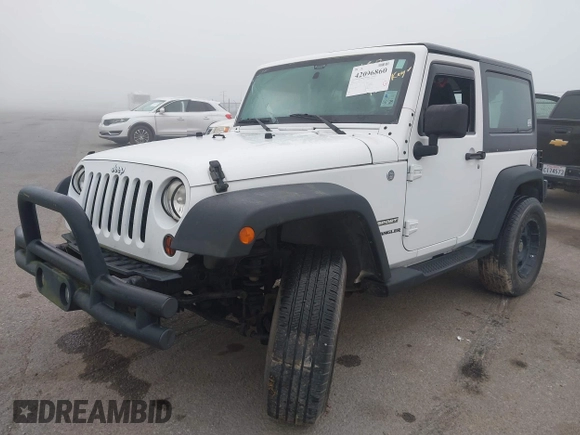 2013 Jeep Wrangler Sport z VIN 1C4AJWAG9DL653348, wystawiony jako IAAI lot #42096860 z przebiegiem 55 575 mil mil oraz . Historia ofert i sprzedaży dostępna na DreamBid. Obrazek 17.