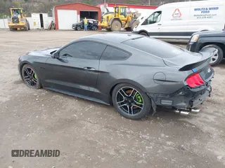 2018 Ford Mustang GT z VIN 1FA6P8CF9J5179766, wystawiony jako IAAI lot #41977000 z przebiegiem 83 608 mil mil oraz . Historia ofert i sprzedaży dostępna na DreamBid. Obrazek 3.