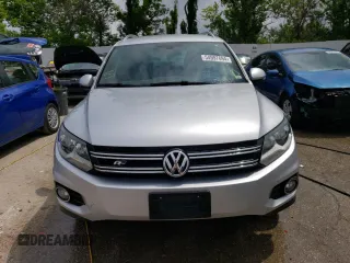 2016 Volkswagen Tiguan SE with VIN WVGBV7AX5GW060549, listed as a Copart auction lot 54997694 with 81,567 mi miles and Salvage Title. Bid and sale history available at DreamBid. Image 5.