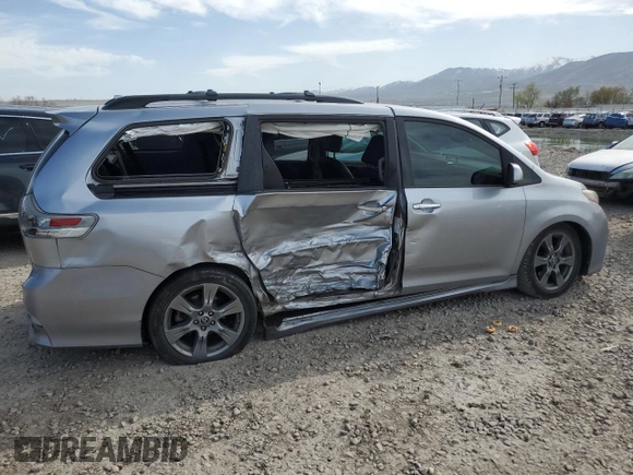 2018 Toyota Sienna SE with VIN 5TDXZ3DC2JS919264, listed as a Copart auction lot 52763135 with 159,835 mi miles and Salvage title. Bid and sale history available at DreamBid. Image 3.