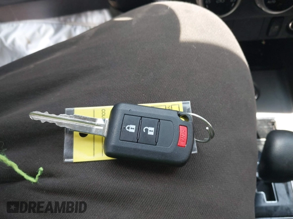 2023 Mitsubishi Outlander ES z VIN JA4ARUAU2PU008729, wystawiony jako IAAI lot #39558734 z przebiegiem 7 466 mil mil oraz . Historia ofert i sprzedaży dostępna na DreamBid. Obrazek 11.