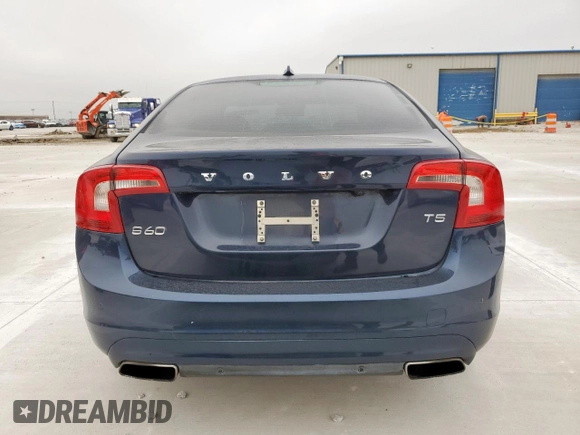 2014 Volvo S60 T5 z VIN YV1612FS2E2296432, wystawiony jako Copart lot #58530265 z przebiegiem 85 580 mil mil oraz Czysty tytuł • Clean title. Historia ofert i sprzedaży dostępna na DreamBid. Obrazek 6.