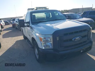 2015 Ford F-250 z VIN 1FDBF2AT8FEB36685, wystawiony jako IAAI lot #41720479 z przebiegiem 86 182 mil mil oraz . Historia ofert i sprzedaży dostępna na DreamBid. Obrazek 1.