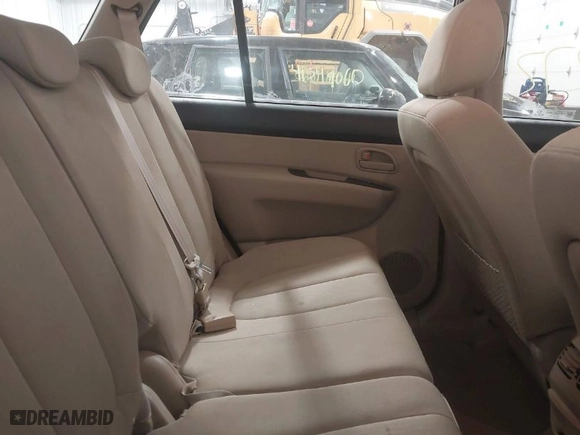 2008 Kia Rondo EX with VIN KNAFG526487132151, listed as a IAAI auction lot 41540272 with 193,435 mi miles. Bid and sale history available at carsss.com. Image 8.