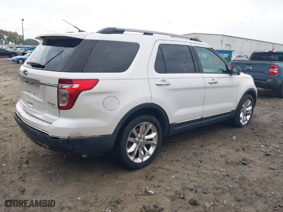 2013 Ford Explorer XLT with VIN 1FM5K7D81DGC45214, listed as a IAAI auction lot 40790119 with NaN miles. Bid and sale history available at carsss.com. Image 4.