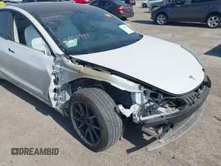 2023 Tesla Model 3 с VIN 5YJ3E1EAXPF553997, выставлен на аукционе IAAI как лот 41903219 с пробегом 31 981 миль миль и . История ставок и продаж доступна на DreamBid. Изображение 6.