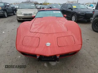 1978 Chevrolet Corvette z VIN 1Z8748S430085, wystawiony jako Copart lot #80958584 z przebiegiem 1 768 mil mil oraz Szkoda całkowita • Salvage title. Historia ofert i sprzedaży dostępna na DreamBid. Obrazek 5.