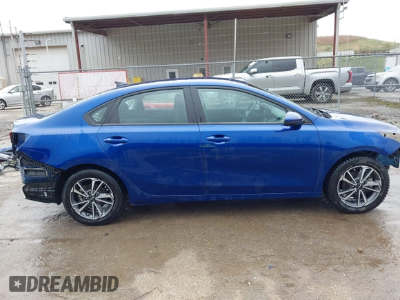 2022 Kia Forte LXS z VIN 3KPF24AD4NE445224, wystawiony jako IAAI lot #41853612 z przebiegiem 29 217 mil mil oraz . Historia ofert i sprzedaży dostępna na DreamBid. Obrazek 14.