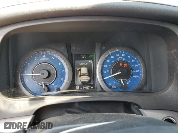 2018 Toyota Sienna XLE Auto Access Seat with VIN 5TDYZ3DC2JS915820, listed as a Copart auction lot 62130445 with 146,607 mi miles and Salvage title. Bid and sale history available at DreamBid. Image 9.