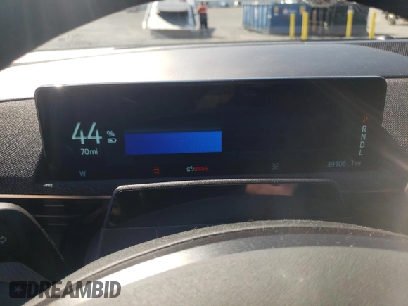 2021 Ford Mustang Mach-E Premium с VIN 3FMTK3SS9MMA36260, выставлен на аукционе Copart как лот 52436515 с пробегом 39 106 миль миль и Списание • Salvage title. История ставок и продаж доступна на DreamBid. Изображение 9.